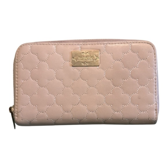 NANNETTE LEPORE Elegant Cream Wallet - Picture 1 of 4